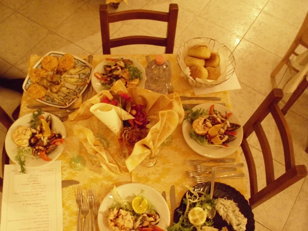 Pensione S. Antonio Ristorante Silvia Furci Siculo Eksteriør bilde