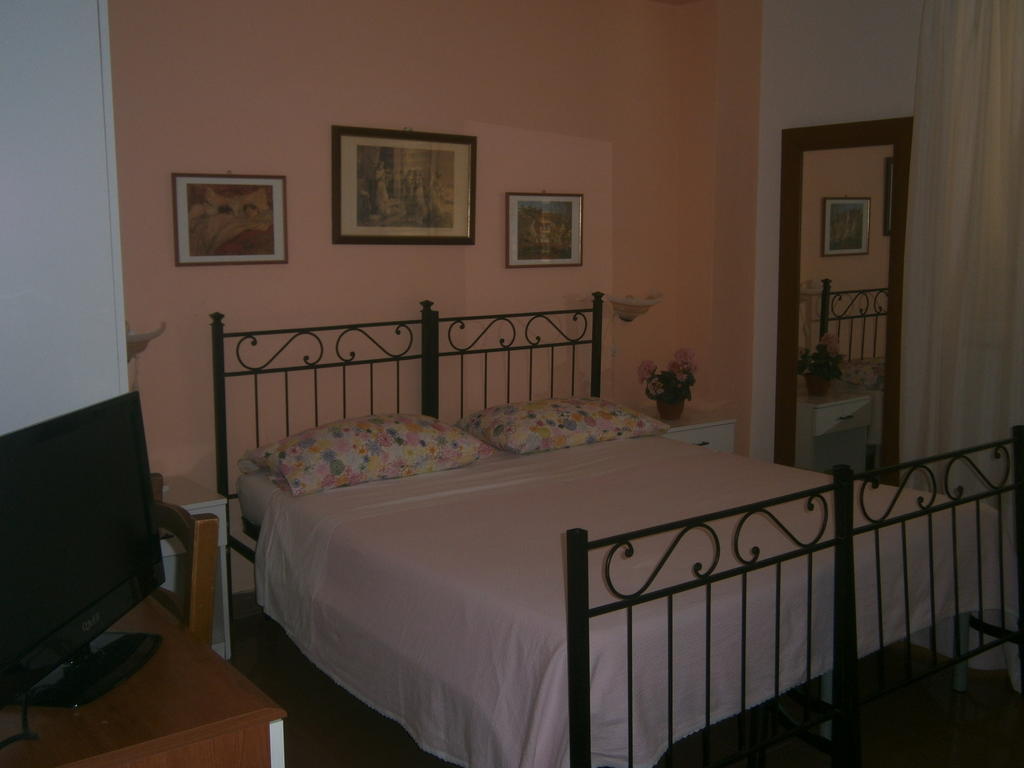 Pensione S. Antonio Ristorante Silvia Furci Siculo Rom bilde
