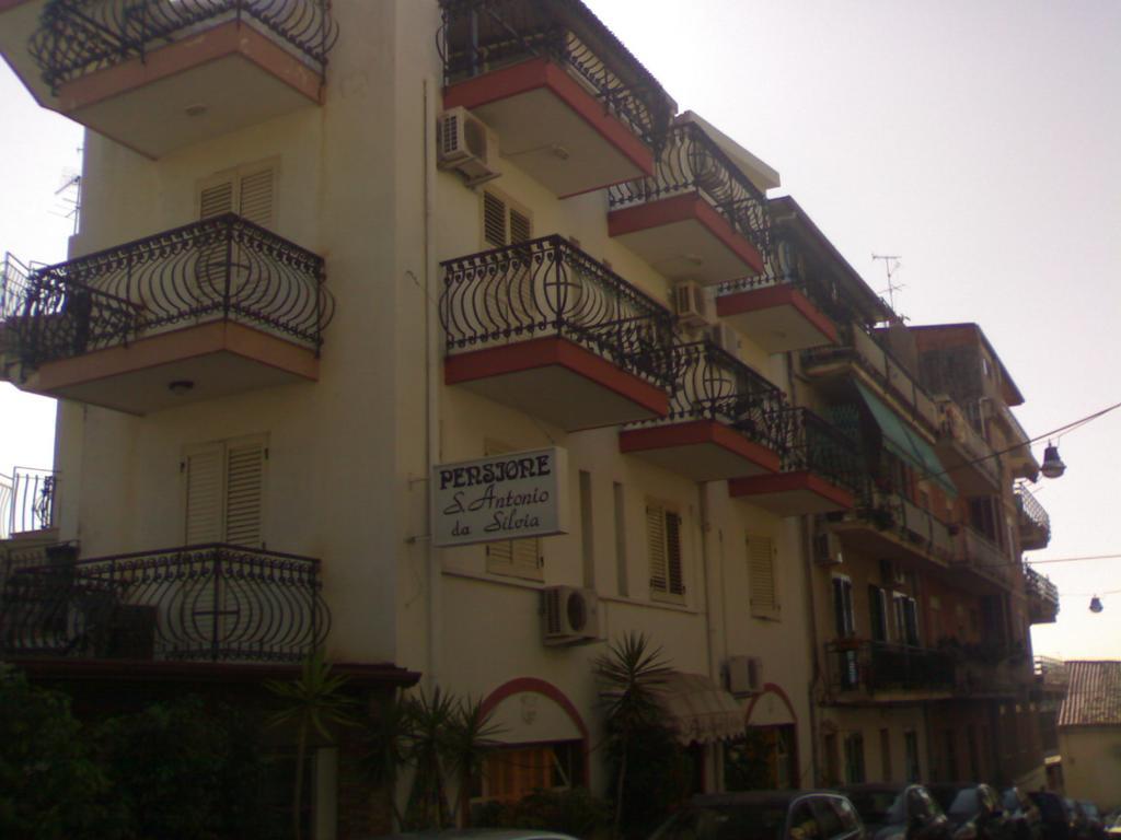 Pensione S. Antonio Ristorante Silvia Furci Siculo Eksteriør bilde