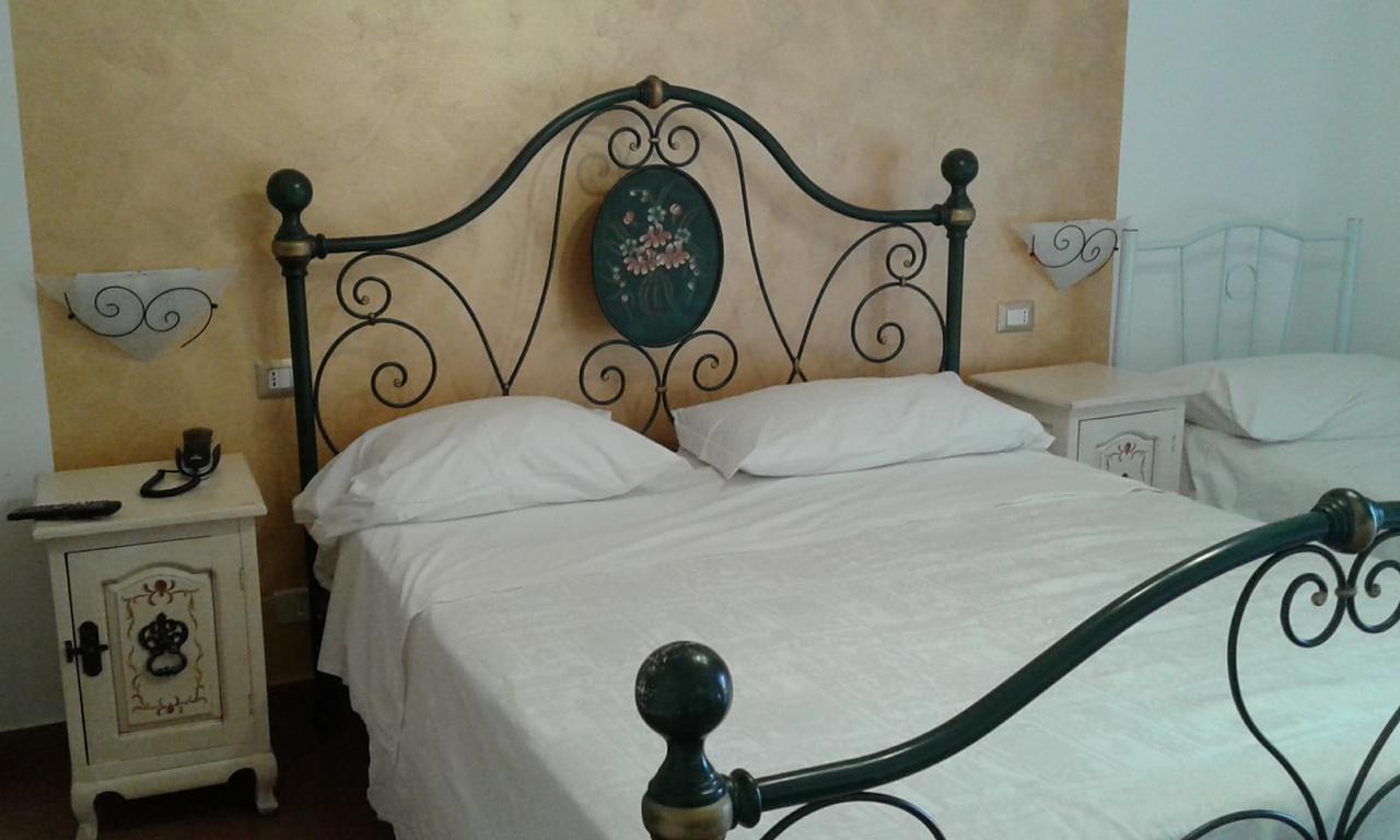 Pensione S. Antonio Ristorante Silvia Furci Siculo Eksteriør bilde